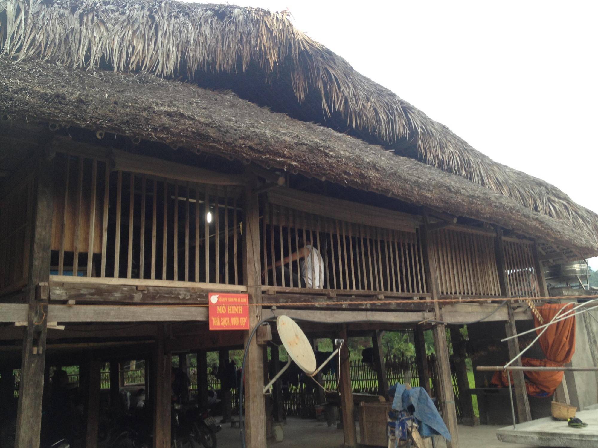 Thon Tha Tay Stilt House Apartment Ha Giang Exterior photo
